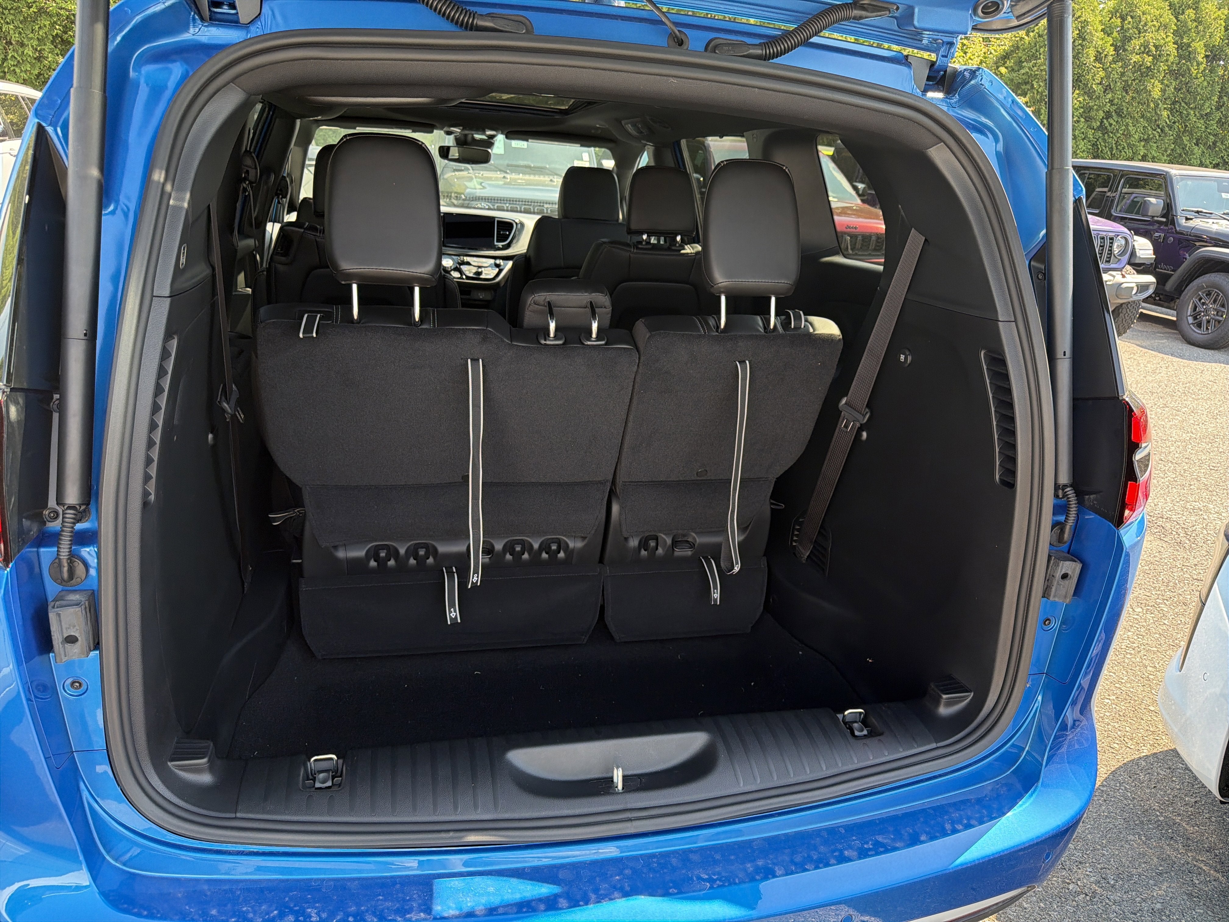 2027 Chrysler Pacifica Select AWD