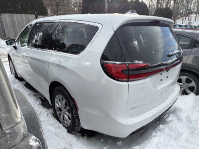 2026 Chrysler Pacifica Select AWD