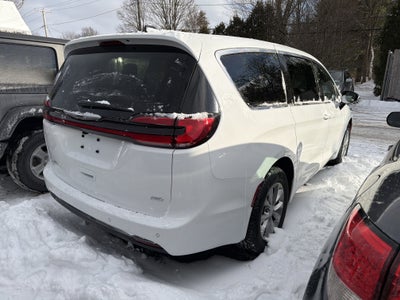 2026 Chrysler Pacifica Select AWD
