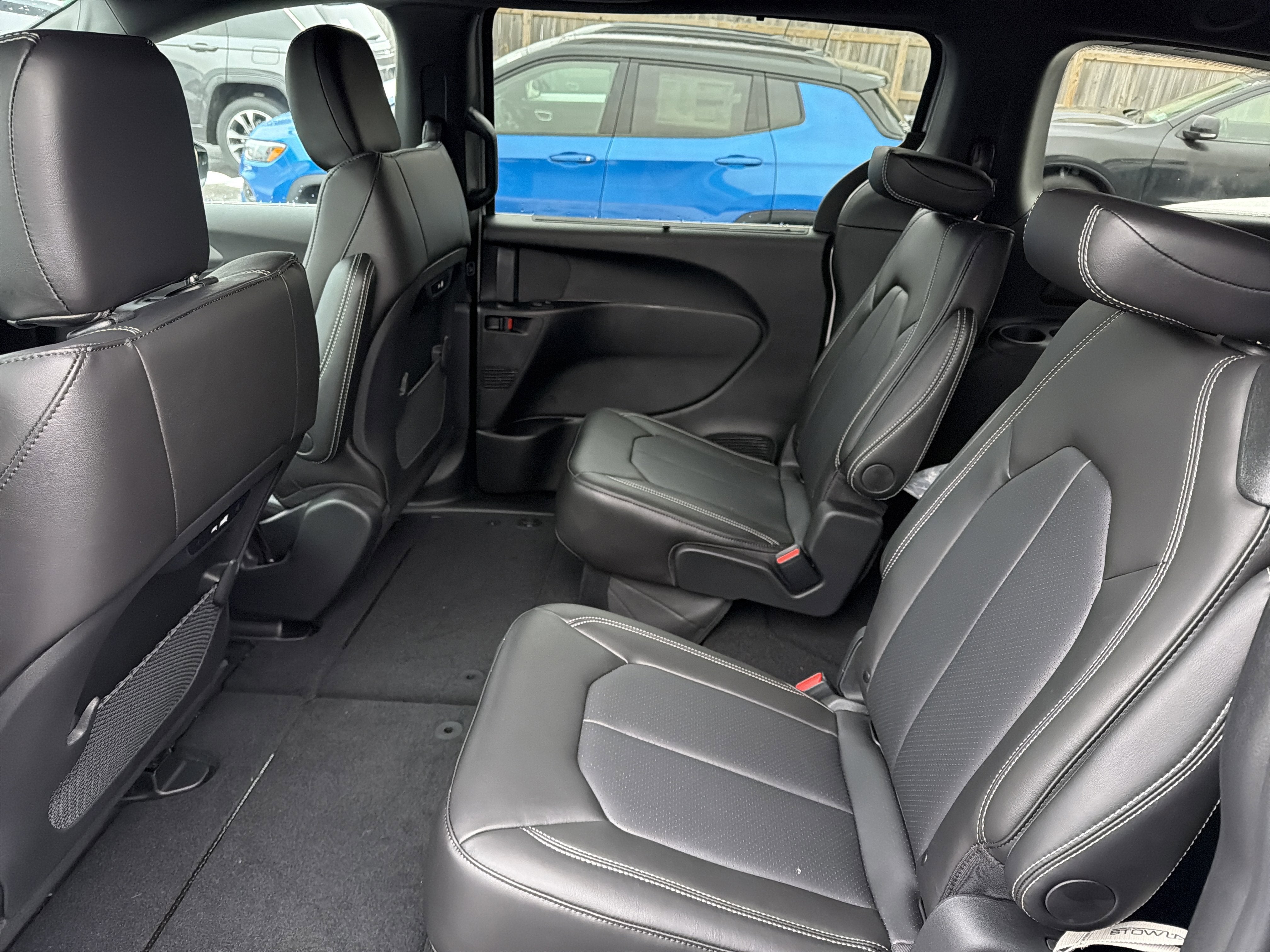 2026 Chrysler Pacifica Select AWD