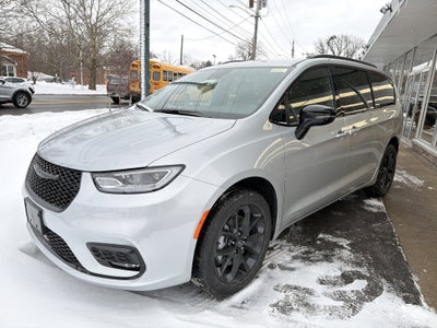 2026 Chrysler Pacifica Select AWD