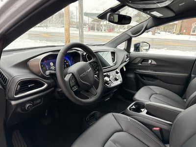 2026 Chrysler Pacifica Select AWD