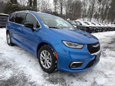 2026 Chrysler Pacifica Select AWD