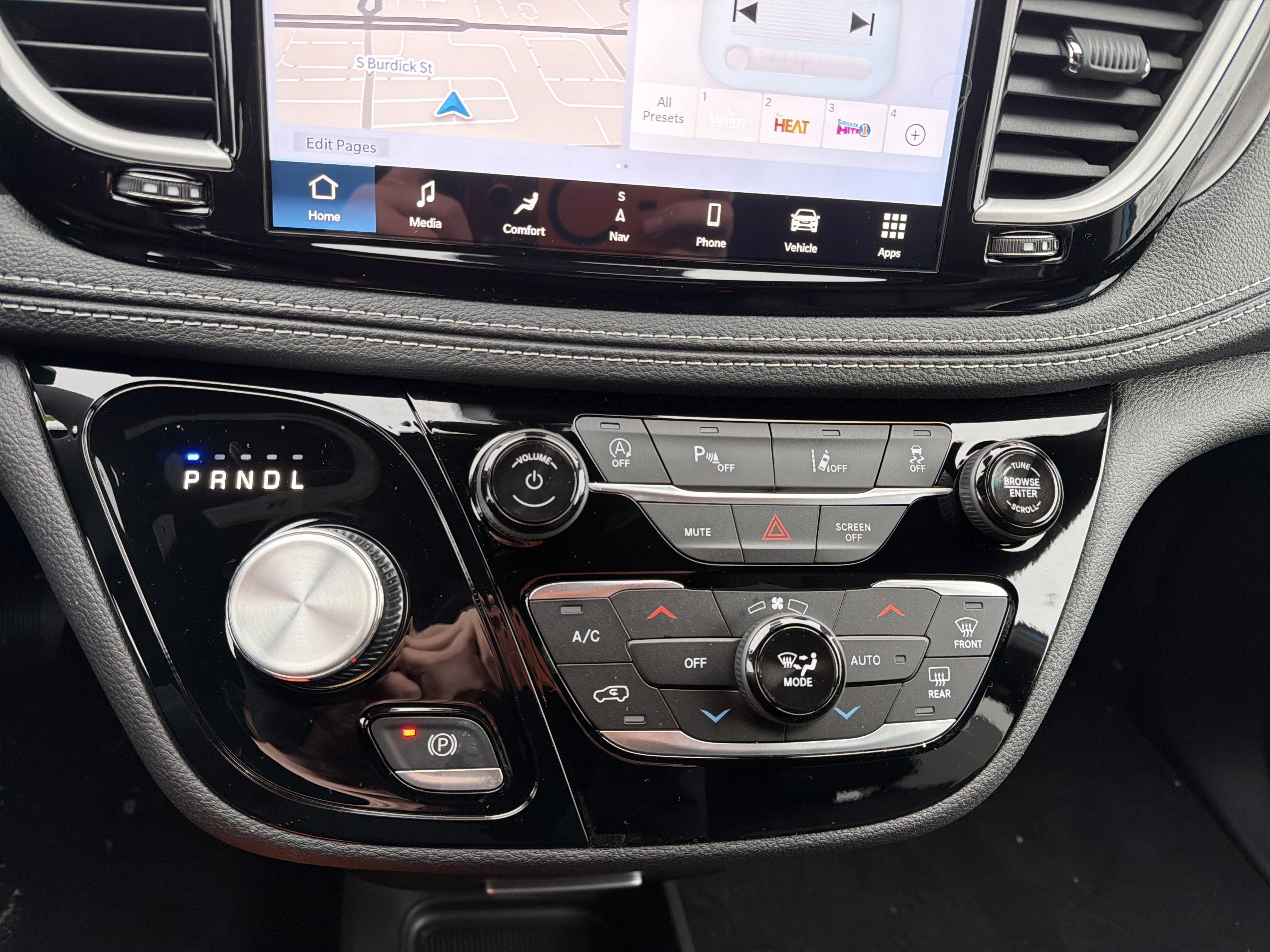 2026 Chrysler Pacifica Select AWD