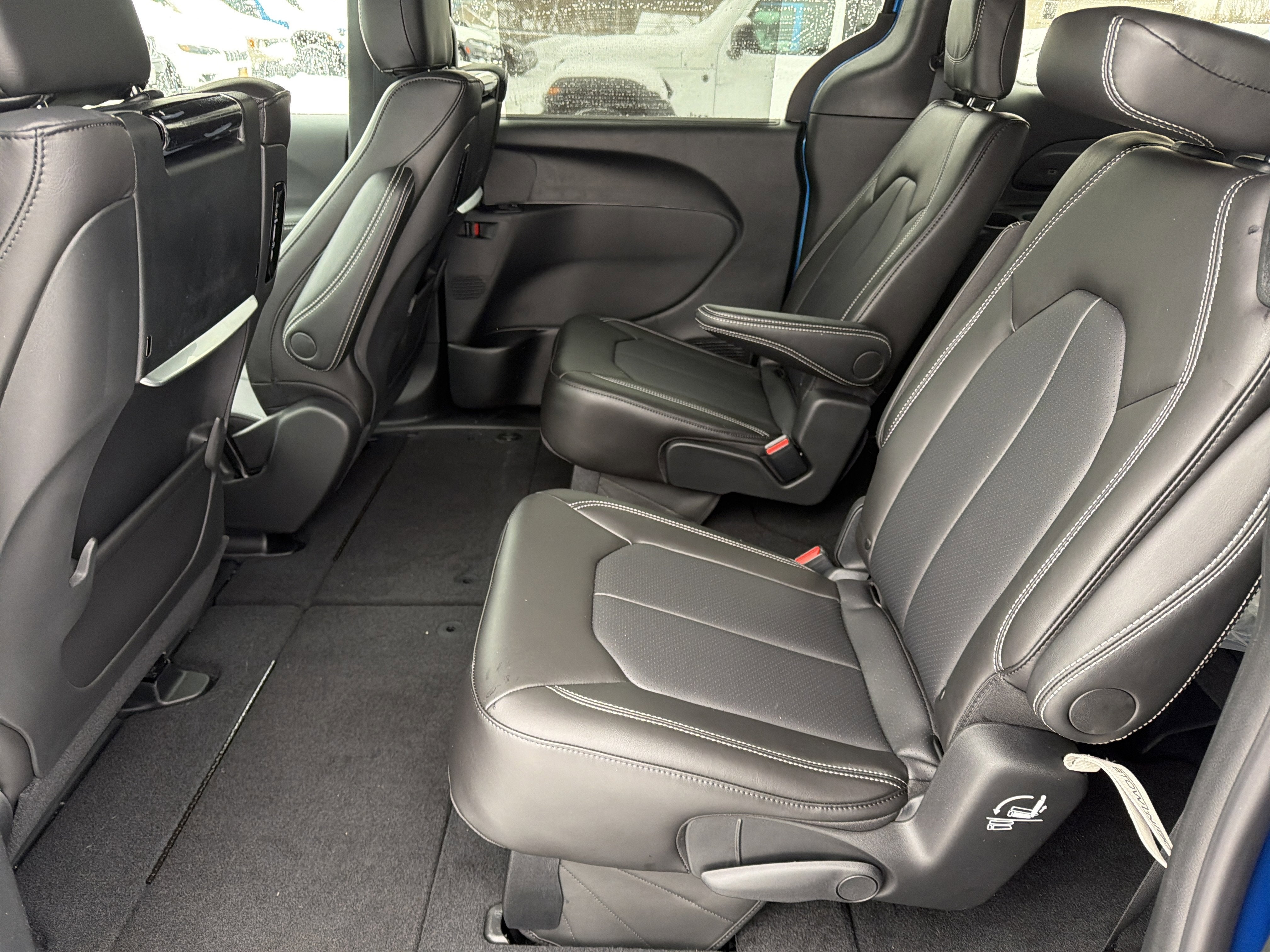 2026 Chrysler Pacifica Select AWD