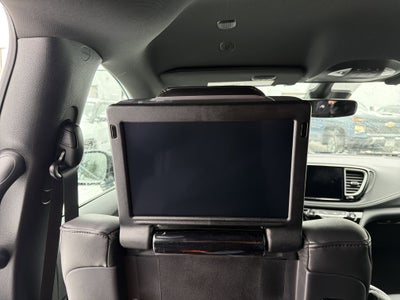 2026 Chrysler Pacifica Select AWD