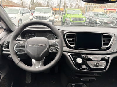 2026 Chrysler Pacifica Select AWD