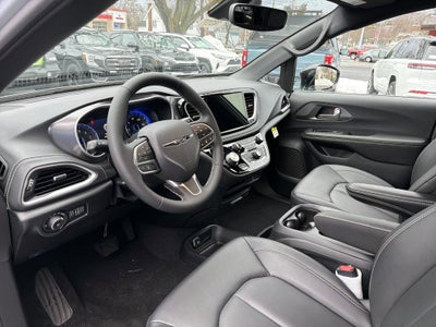2026 Chrysler Pacifica Select AWD