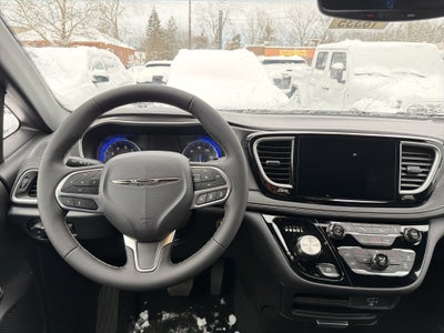 2026 Chrysler Pacifica Select AWD