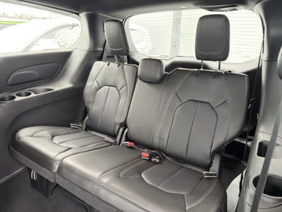 2026 Chrysler Pacifica Select AWD