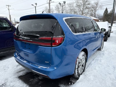 2026 Chrysler Pacifica Select AWD