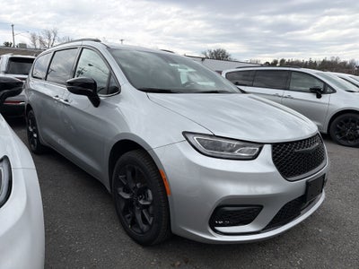 2026 Chrysler Pacifica Limited AWD