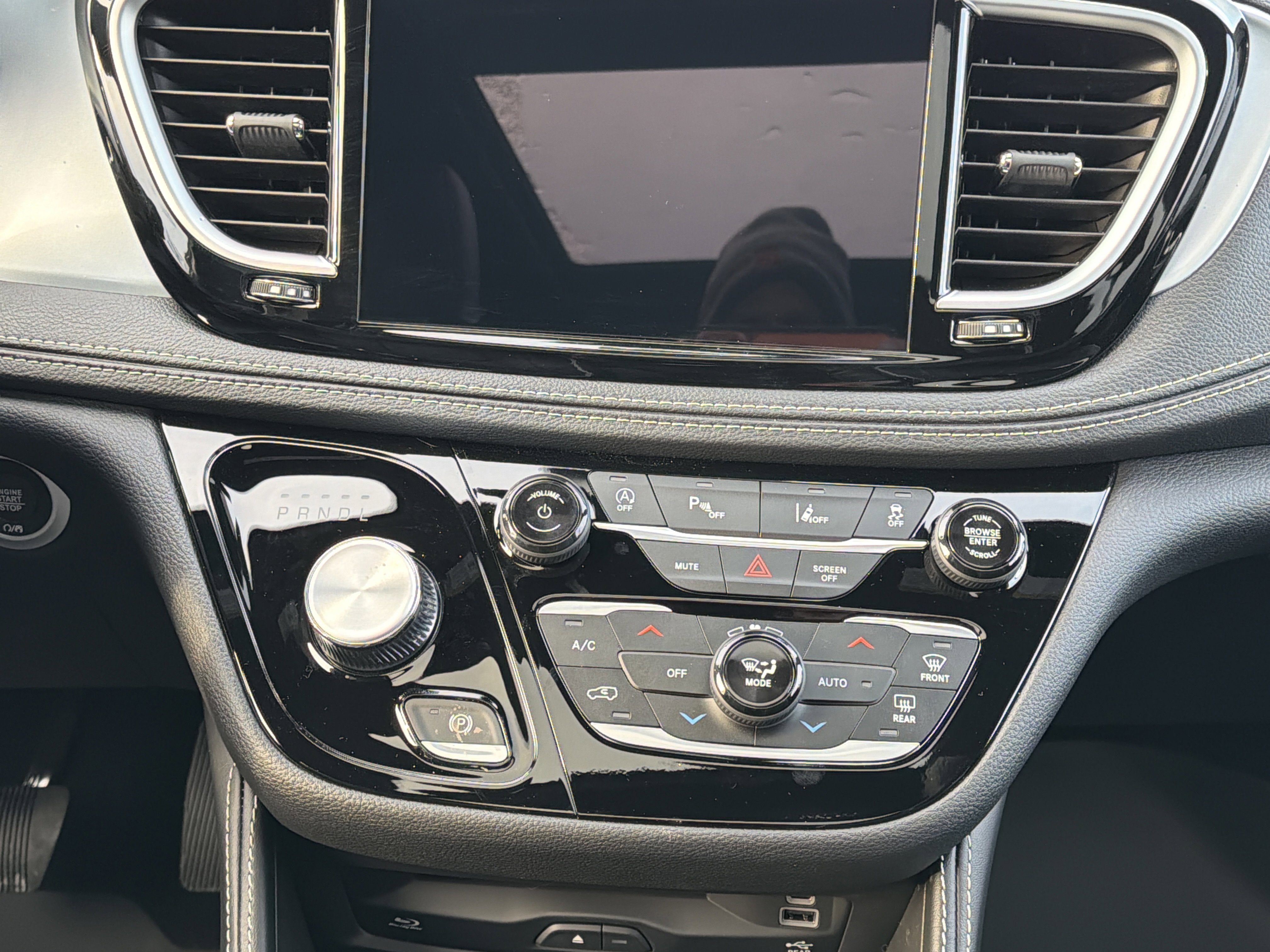 2026 Chrysler Pacifica Limited AWD