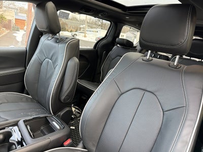 2026 Chrysler Pacifica Limited AWD