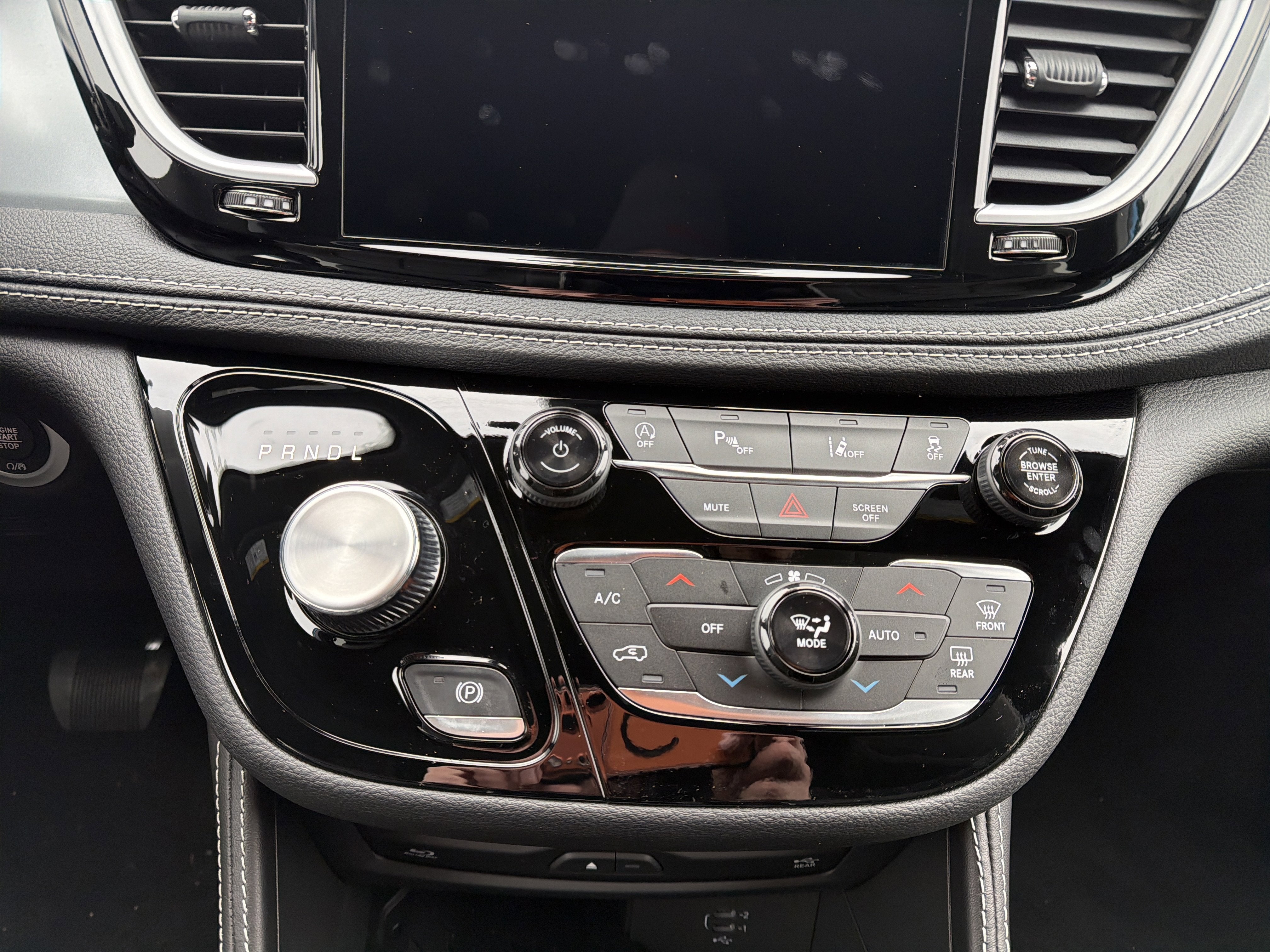 2026 Chrysler Pacifica Limited AWD