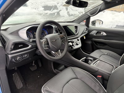 2026 Chrysler Pacifica Limited AWD