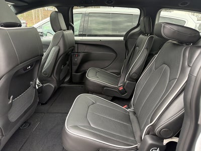 2026 Chrysler Pacifica Limited AWD
