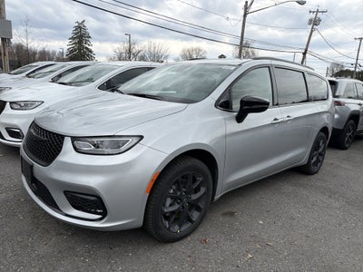 2026 Chrysler Pacifica Limited AWD