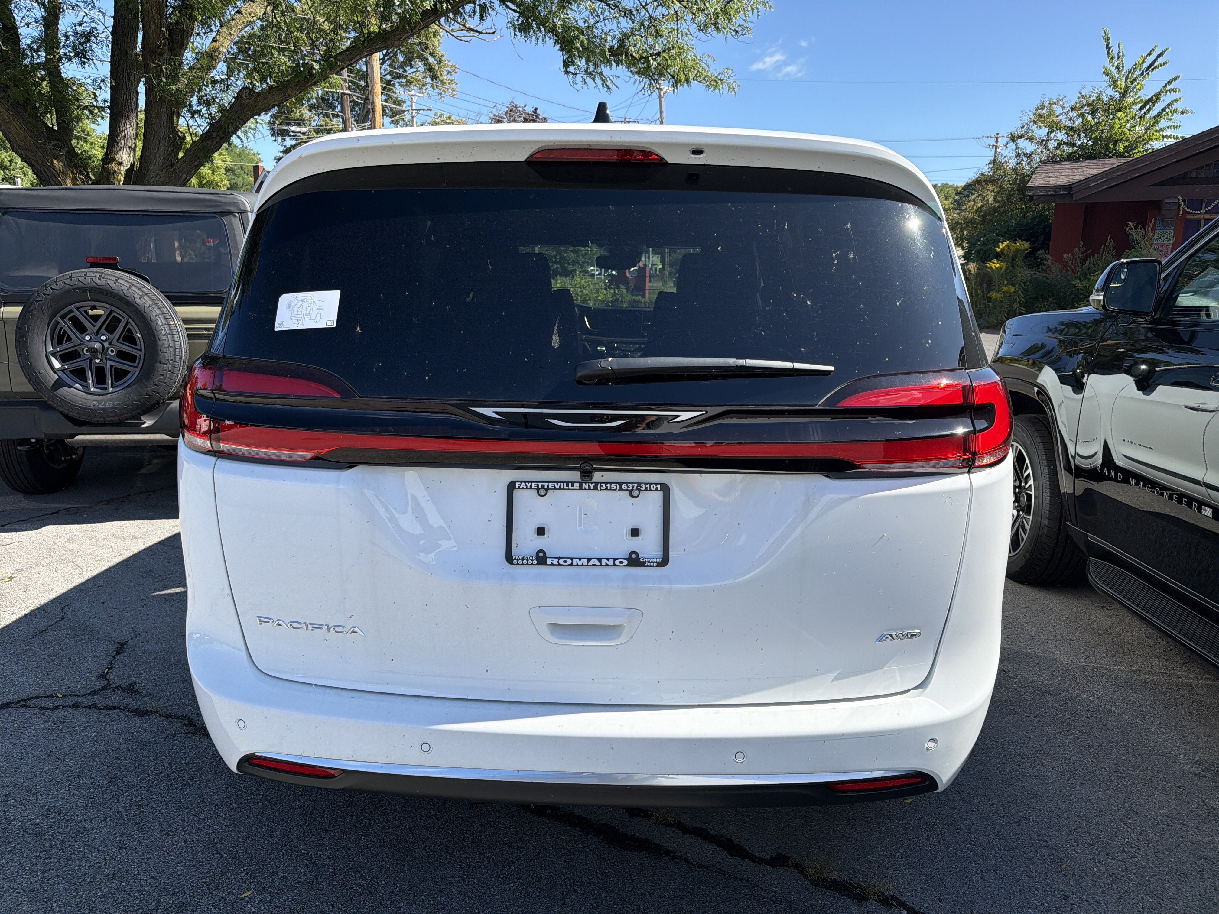 2027 Chrysler Pacifica Pinnacle AWD