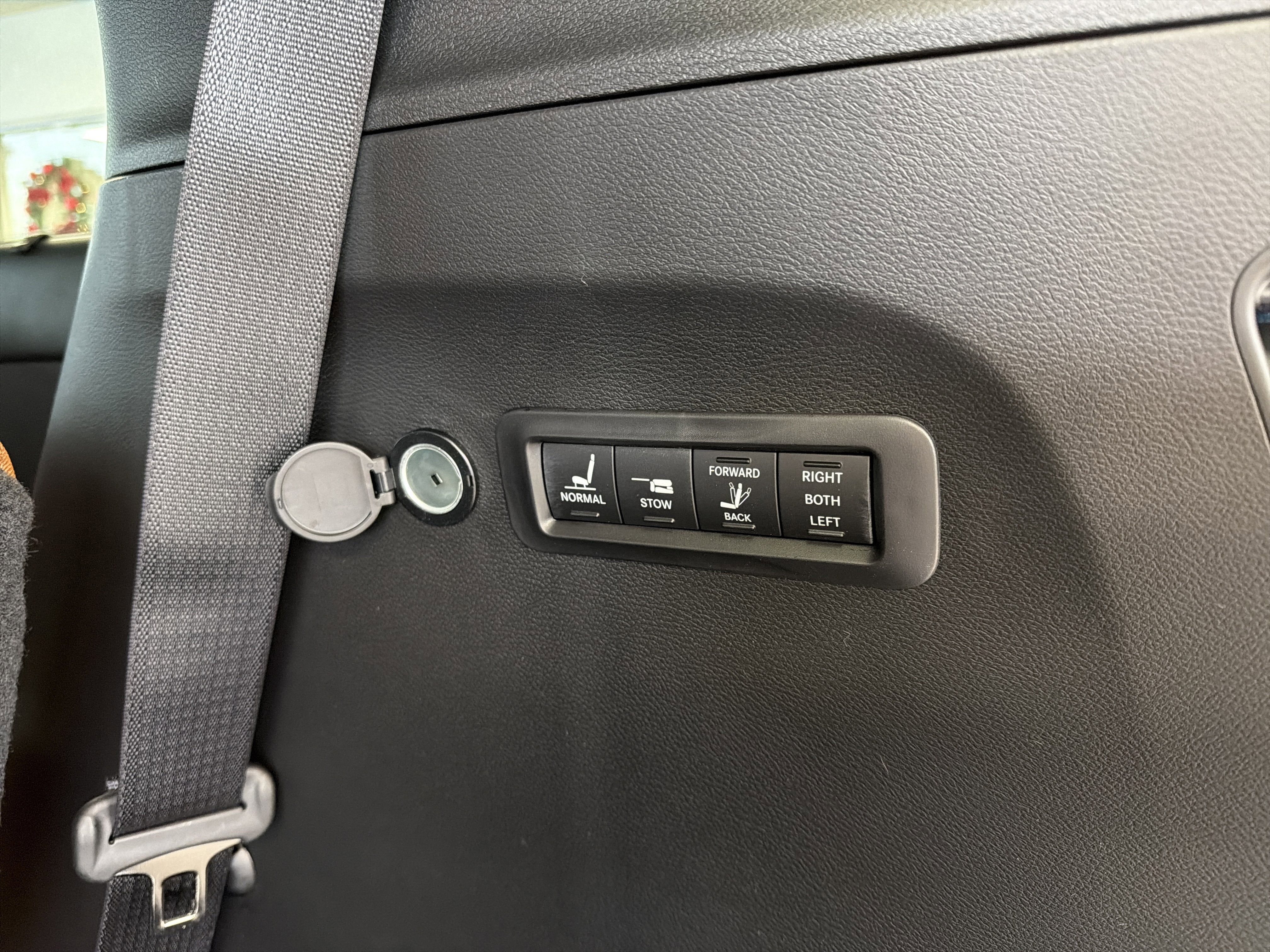 2026 Chrysler Pacifica Pinnacle AWD