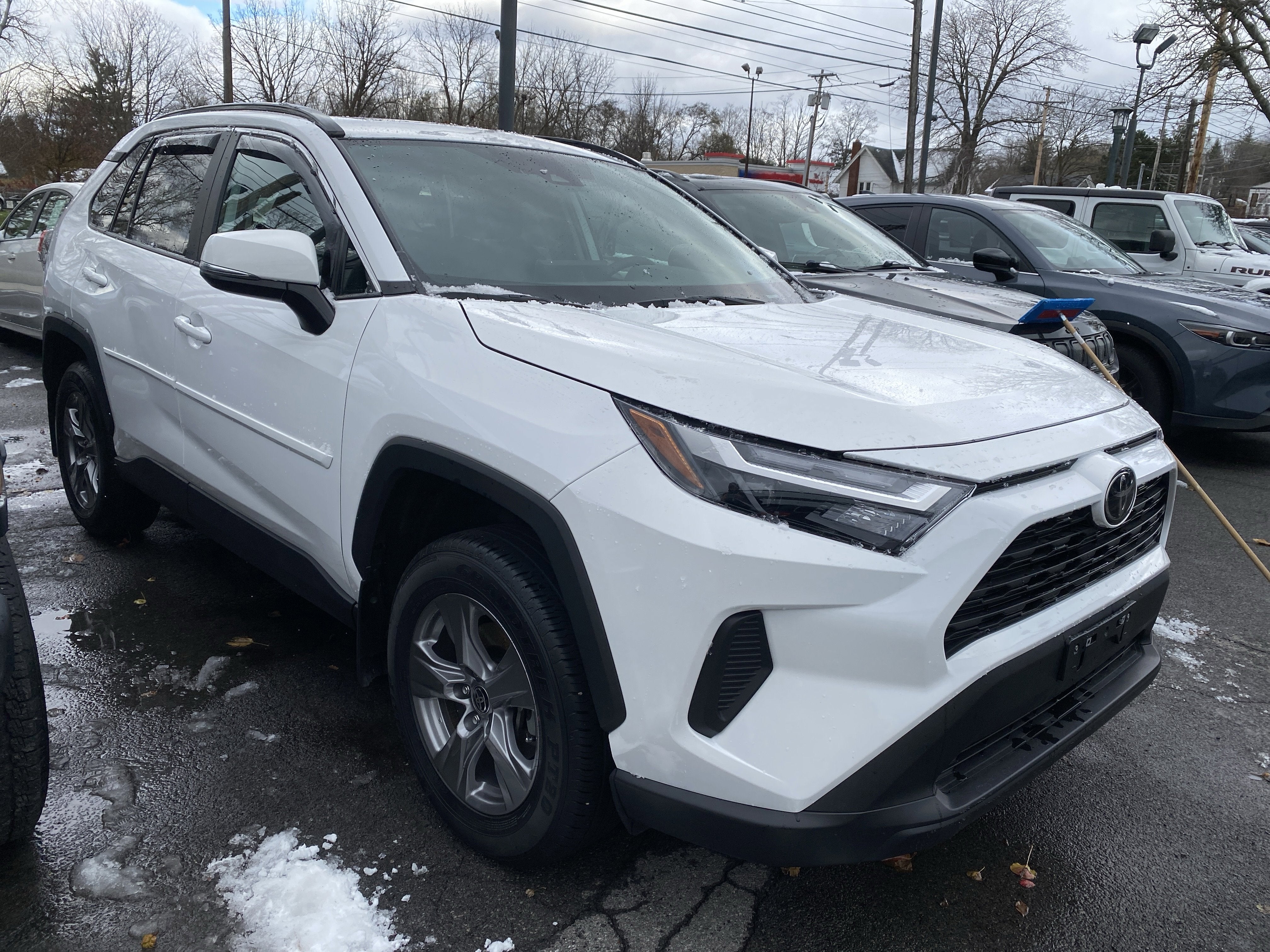 2024 Toyota RAV4 XLE
