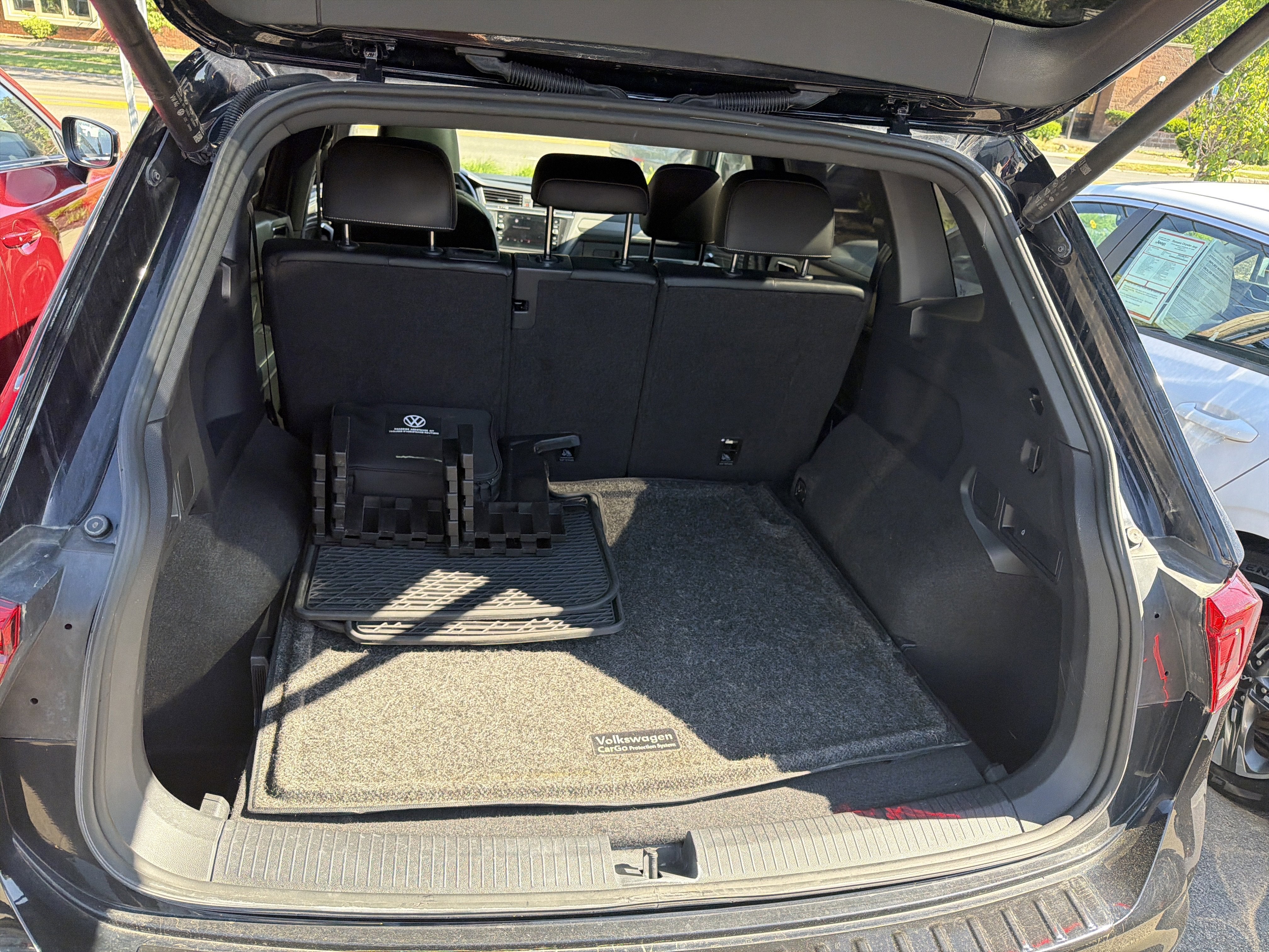 2024 Volkswagen Tiguan SE R-Line Black