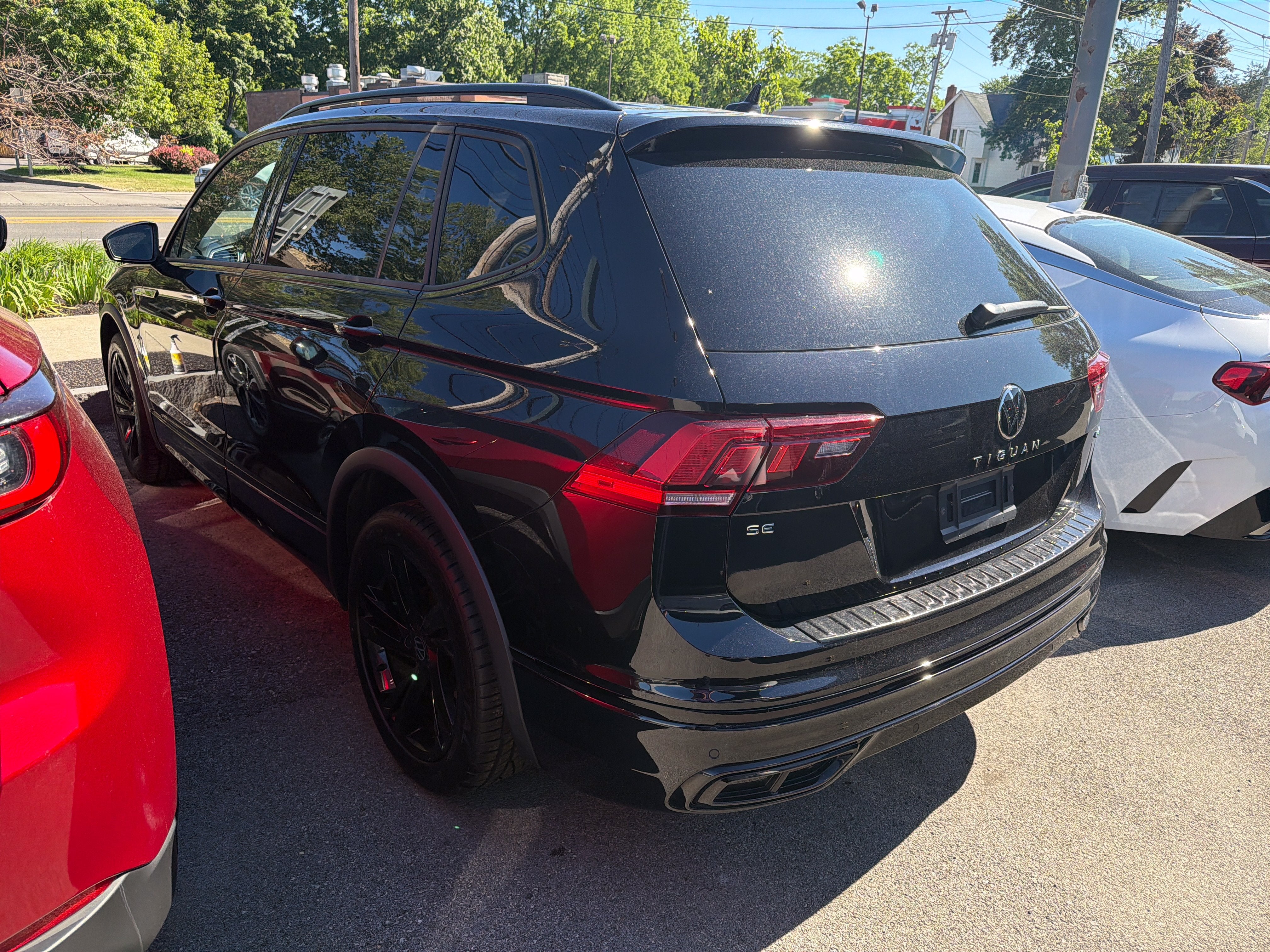 2024 Volkswagen Tiguan SE R-Line Black