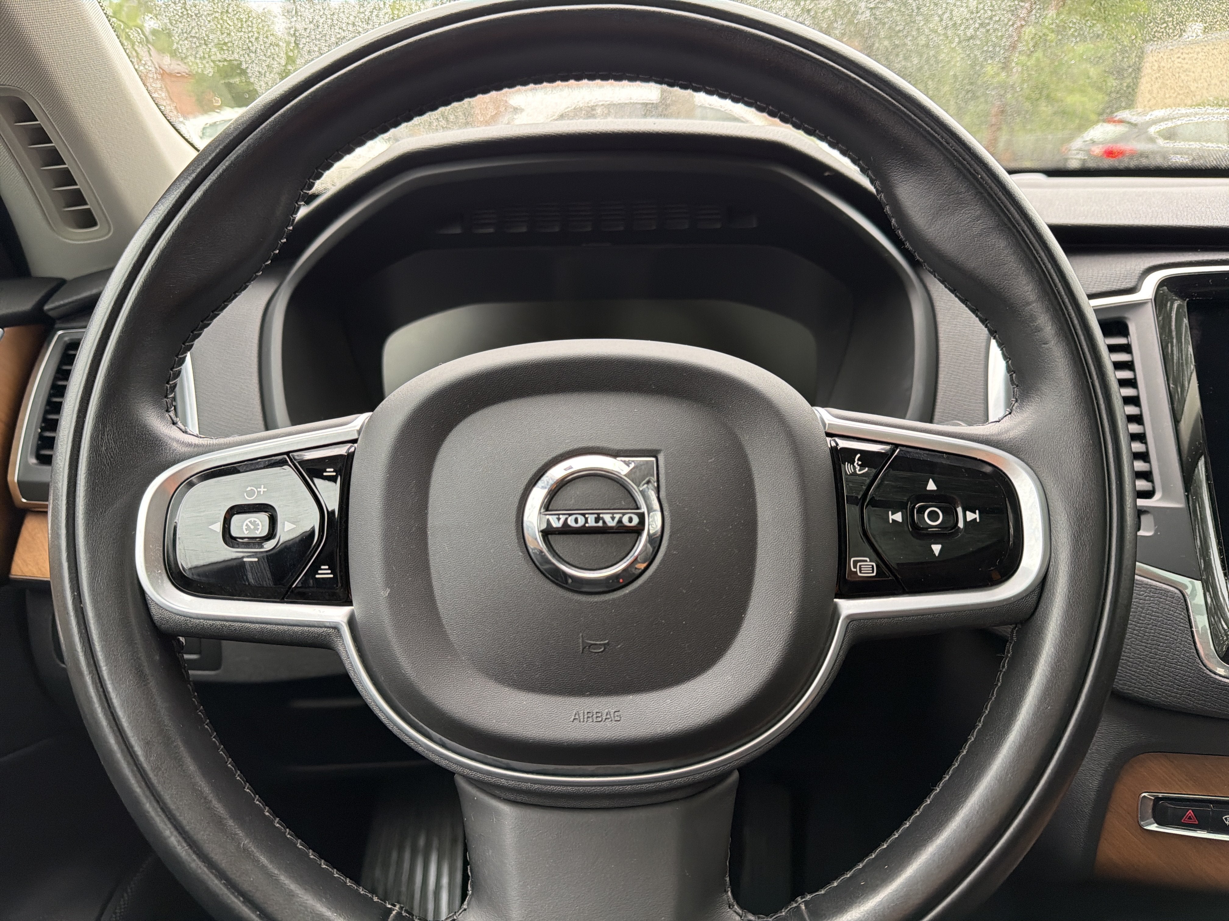 2021 Volvo XC90 Base