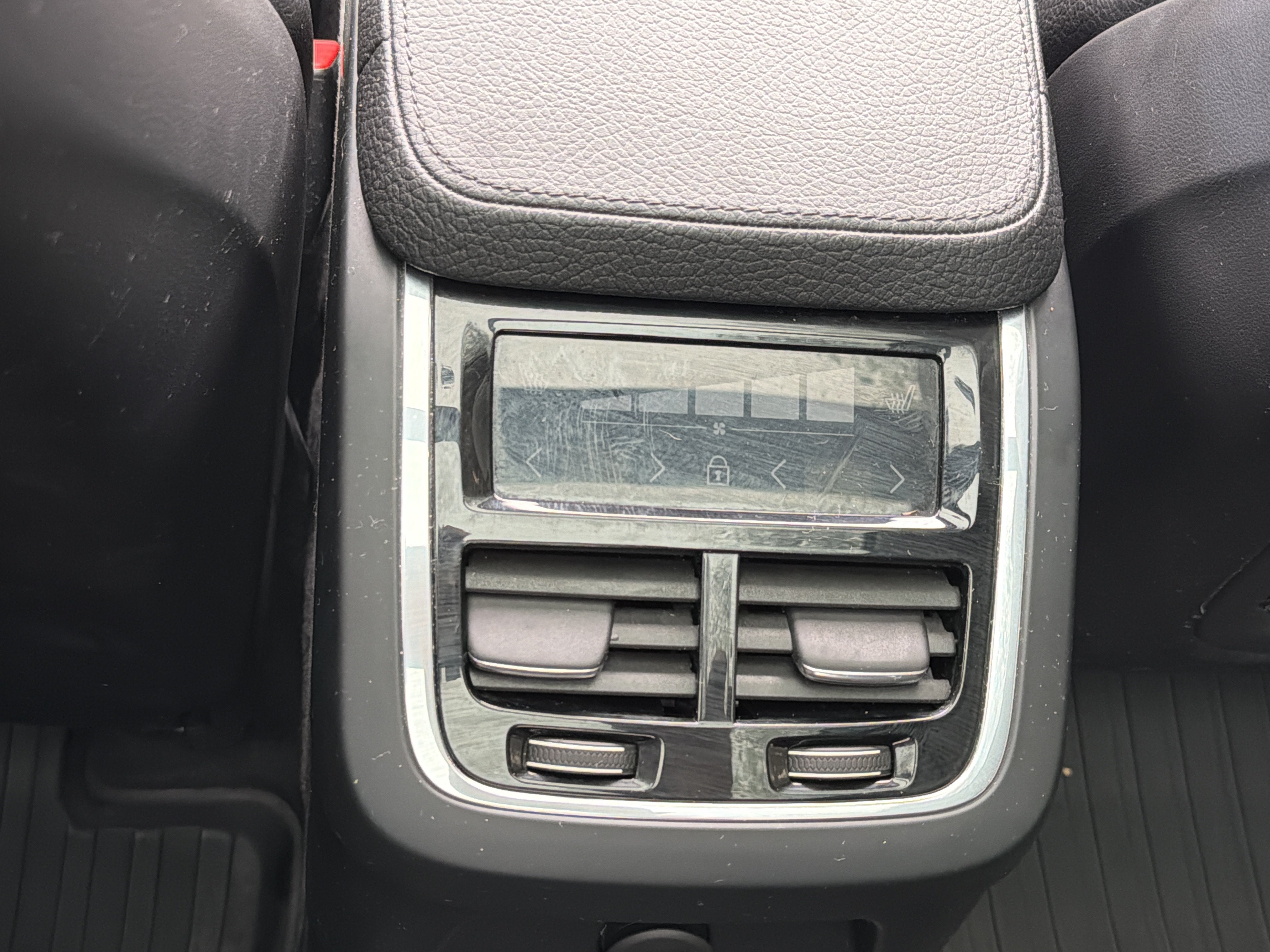 2021 Volvo XC90 Base
